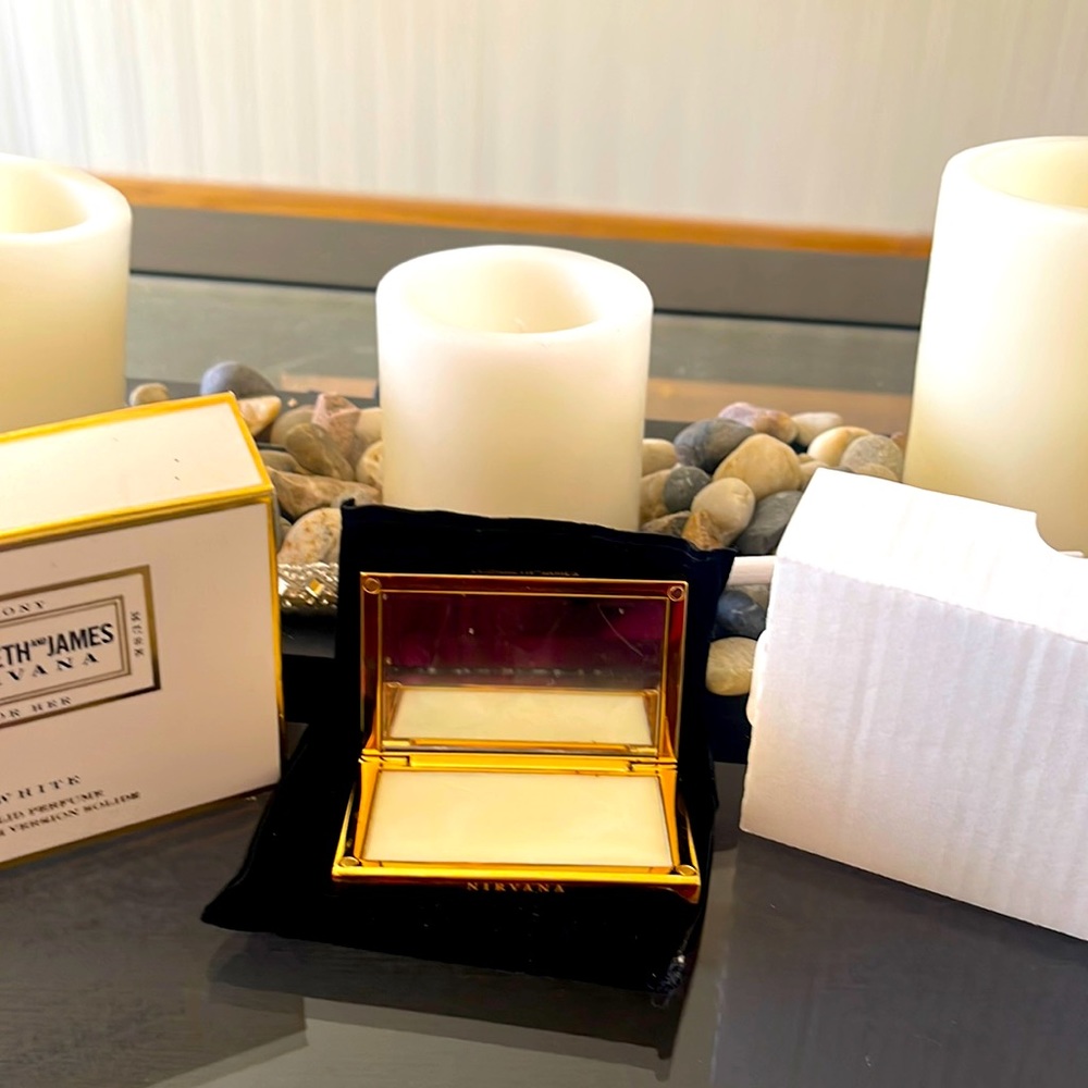 Elizabeth and James Nirvana White Solid 0.14 oz